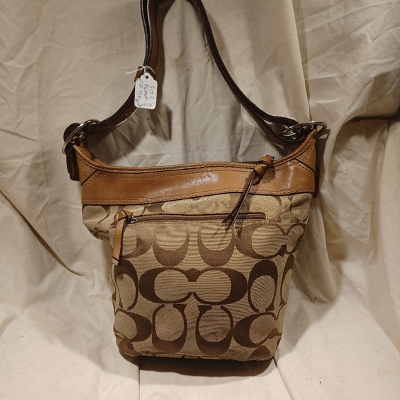 Coach bucket tote - Picture 7 of 11